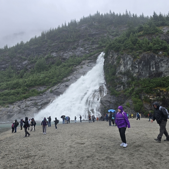 Meet your Posher, Pat - Picture 8 of 17